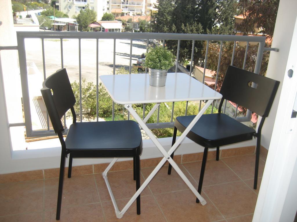 Lykavitos Apartments Nicosia Szoba fotó